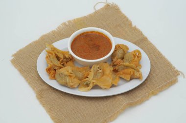 Batagor ya da Bakso Tahu Goreng, Sundanese ve Endonezya dilindeki kısaltması: 