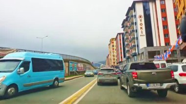 Şehir de yol arabalar