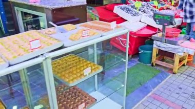 sokak yemekleri, market tezgahı, yiyecek, insanlar, market, sokak, pazar, pazar, şehir, yiyecek, sokak pazarı,