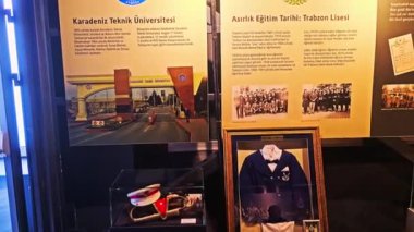 Modern bir otelin içinde.