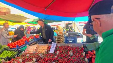 Şehirdeki market tezgahı