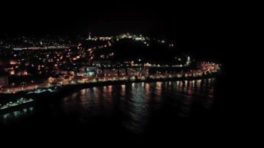 İsrail eyaletinin başkentinin gece manzarası.