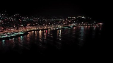 Karanlıktaki Bokeh ışıklarının gece görüşü