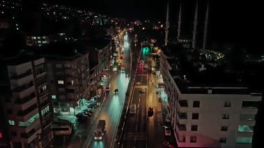 Barselona şehrinin gece manzarası