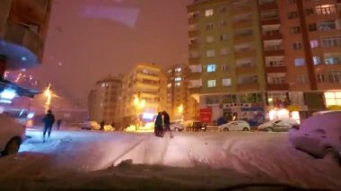 Şehirde gece trafiği