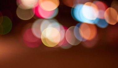 Bulanık arkaplan, soyut ışıklar ve noel ağacı konsepti