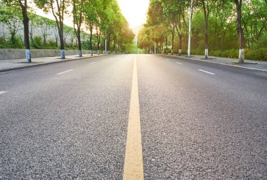 Düz bir yol bizi uzaklara götürür.