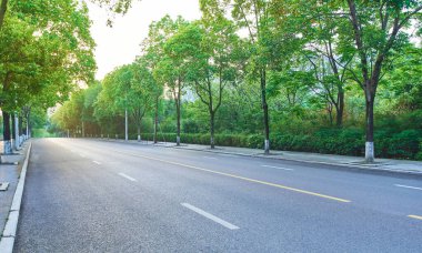 Düz bir yol bizi uzaklara götürür.