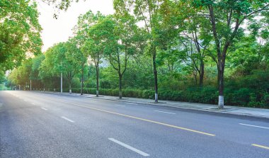 Düz bir yol bizi uzaklara götürür.