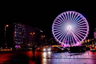 Kiel 2024 'te fraktal patlama arkaplanı