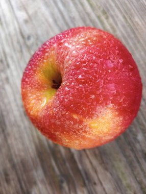 Kırmızı elmayı kapat.