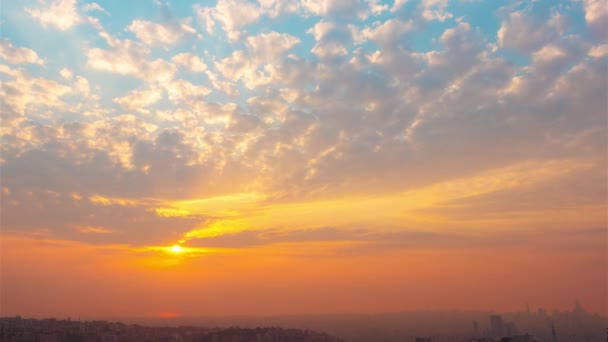 Timelapse Beirute Líbano Pôr Sol Colorido Laranja Azul Nuvens Cirrocumulus — Vídeo de Stock