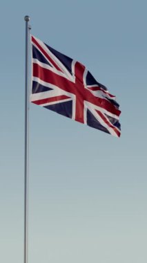Birleşik Krallık Londra Bayrağı dikey Sinematik Döngü Gerçekçi Hareket Mavi Gökyüzü