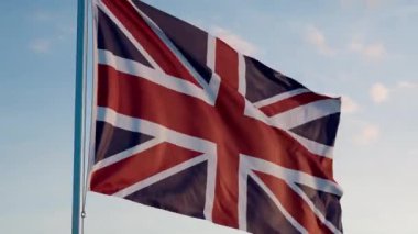 Birleşik Krallık Londra Bayrağı Sinematik Gerçekçi Dalgalanan Dalgalanan Doom Mavi Gök