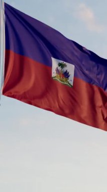 Haiti Port-au-Prince Bayrağı Dikey Sinematik Gerçekçi Dalgalanan Dolly Mavi Gök