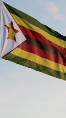 Zimbabwe Harare Bayrağı Dikey Sinematik Gerçekçi Dalgalanan Dolly Mavi Gök