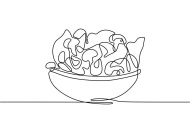 Beyaz arka planda izole edilmiş tek sıra salata. Sağlıklı vejetaryen gıda konsepti.