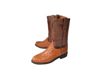 Beyaz arka planda kahverengi kovboy çizmeleri.