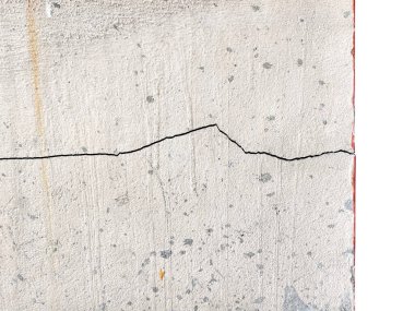 Çatlamış beton bina, dış köşedeki beton duvar. Depremle etkilenmiş ve yerle bir olmuş.