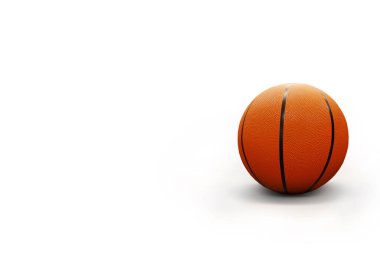 Beyaz arka planda turuncu bir basketbol topu yerleştirildi.