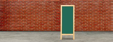 Mesaj yazmak için alanı olan klasik yeşil tahta tahta, kırmızı tuğla duvar arkaplanı.