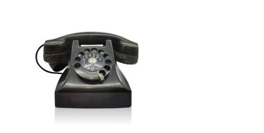 Eski ofis telefonunun ön görüntüsü, beyaz arkaplanda izole edilmiş..