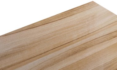 Beyaz arkaplandaki izole ahşap masa köşesinin üst görünümü.