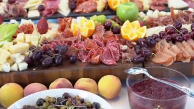 lezzetli taze meyve ve fındık