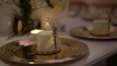 Düğünde ya da partide sofra kurulacak.