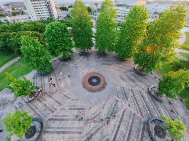 Kansui Park, Toyama, Japonya 'da Ağaçlar.