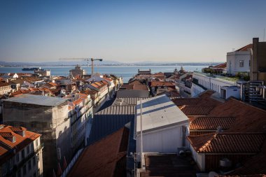 Lizbon ufuk çizgisinin panoramik hava görüntüsü. Lizbon, Portekiz - 8 Ekim 2023.