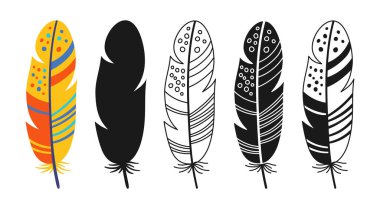 Tüy doğrusal simgesi, çizgi film sembolü seti. Etnik boho kabile süsüyle el çizimi renkli kuş tüyleri. İşaret kuşları tüy, siluet şekli ya da karalama sanatı. Fantezi vektör illüstrasyonu