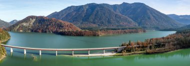 Isar Nehri Sylvensteinsee Alp dağları Sonbaharda Havadan Görünüm Panoraması
