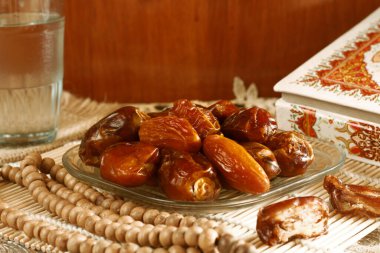 Lezzetli Kurma Tunus, tatlı, kurutulmuş hurma meyveleri. Ramazan boyunca popüler
