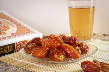 Lezzetli Kurma Tunus, tatlı, kurutulmuş hurma meyveleri. Ramazan boyunca popüler