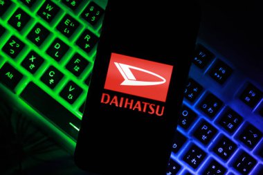 Endonezya-30 Mart 2024: Daihatsu logosu Güney Koreli çok uluslu bir otomobil şirketi..
