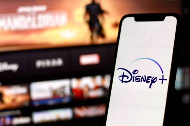 Disney Plus logosu akıllı telefon ekranında sergileniyor. Endonezya - 30 Nisan 2024.