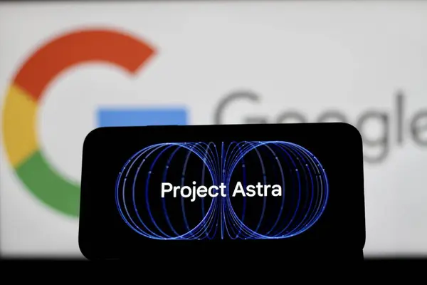 Bu fotoğrafta Google Project Astra logosu smartphone.Endonesia - 16 Mayıs 2024.