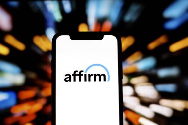 Bu fotoğrafta logo akıllı telefon ekranında gösteriliyor. Endonezya - 10 Haziran 2024.