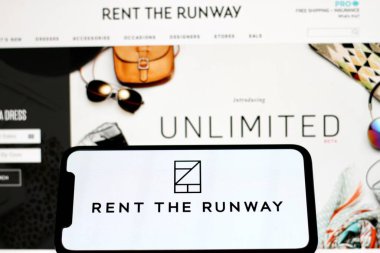 Rent The Runway logosu akıllı telefon ekranında gösteriliyor. Endonezya - 10 Haziran 2024.