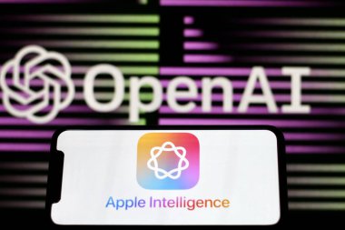 Bu fotoğrafta Apple İstihbarat logosu akıllı telefon ekranında gösteriliyor. Endonezya - 13 Haziran 2024.