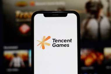 Bu fotoğraf illüstrasyonunda, Tensent oyunlarının logosu bir akıllı telefondan gösterilir. Endonezya - 26 Haziran 2024.