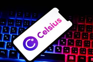 Bu fotoğraf illüstrasyonunda, Celcius Cryptocurrency 'nin logosu bir akıllı telefon üzerinde sergilenmektedir..