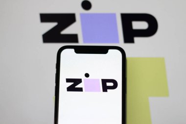 Zip logolu modern akıllı telefon ekranının görüntüsünü kapat