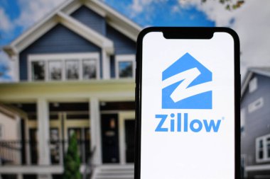 zillow logolu modern akıllı telefon ekranının görüntüsünü kapat