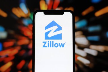 zillow logolu modern akıllı telefon ekranının görüntüsünü kapat