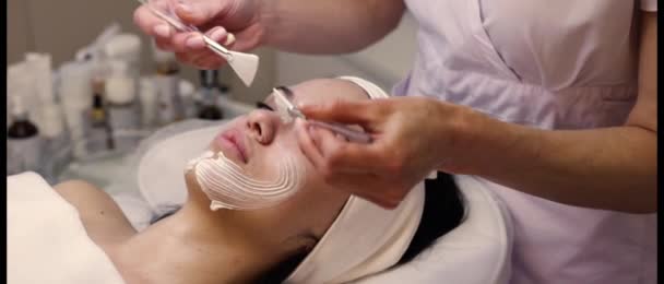 Kozmetikteki Kadın Derisi Sivilcesi Sorunlu — Stok video