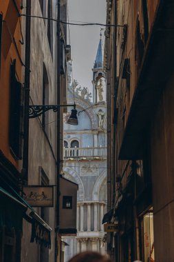 Tipik Venedik mimarisi ve İtalya Venedik sokak manzarası. Yüksek kalite fotoğraf
