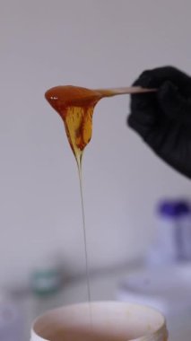  Epilasyon için şeker ezmesi, sıvı ve damlama. Yüksek kaliteli FullHD görüntüler