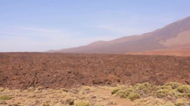 Teide volkanının tabanına ulaşmak için rota. Tenerife Kanarya Adaları İspanya. Yüksek kaliteli FullHD görüntüler